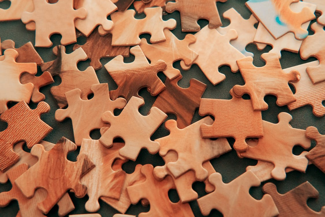 jigsaw puzzle pieces